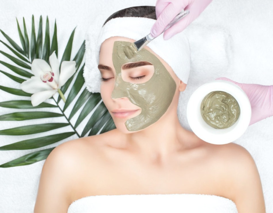 a8e65-nail-and-facial-services.jpg